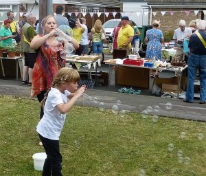 Bubble entertainment and workshops in Matson, Gloucester. children's party entertainer.