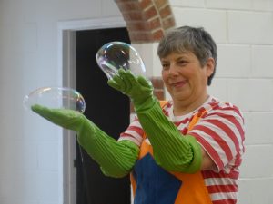 Bubblz bubble party show performed at a party in Watford, London. Bubble workshops for schools.