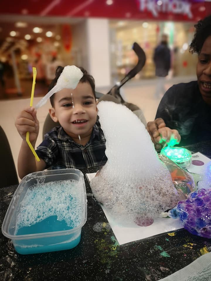 Bubble workshop children's entertainer in Gloucester.