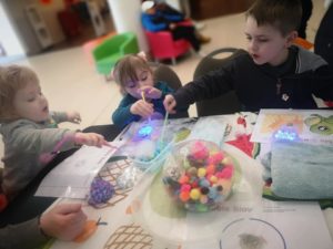Bubble workshop blowing bubble crafts activity entertainer in Swindon.