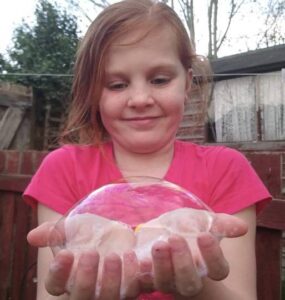 evie hold bubble