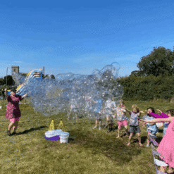 giant-bubble-giant-childrens-entertainer-kits-gloucester