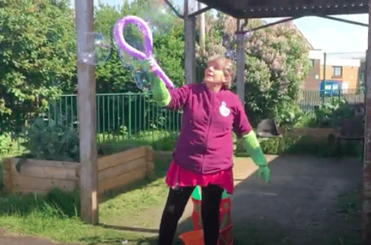 Bubble making with balloons show