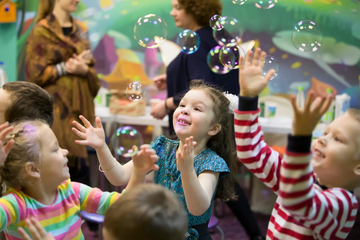 indoor bubble party kids birthday show Cheltenham