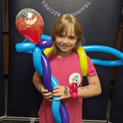 kids-wearing-balloon-models