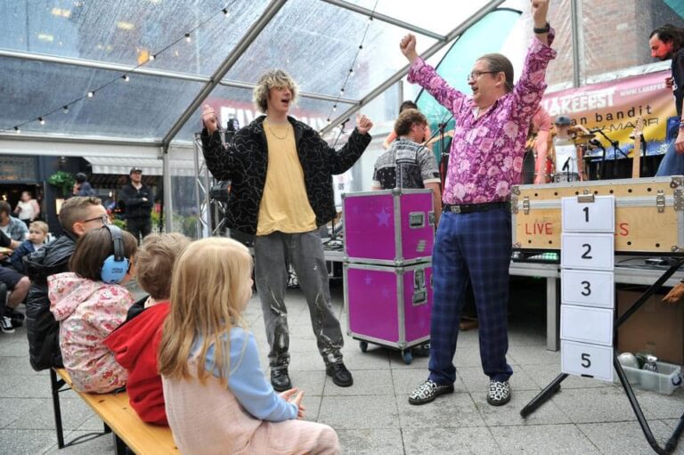 Magic show at a children's party