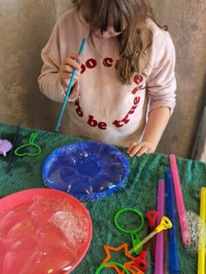 blowing bubble shapes on plates workshop for school