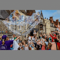 kids-entertainer-event-bubbles-Tetbury-1