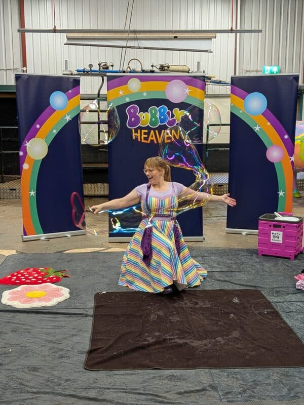 bubble show children's entertainer live performance magic show gloucestershire