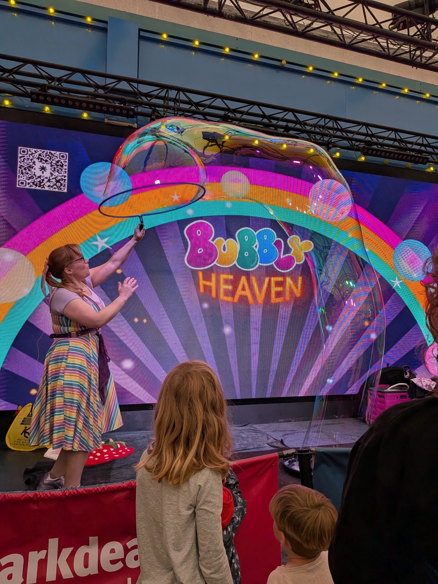Bubble show live entertainment for kids events
